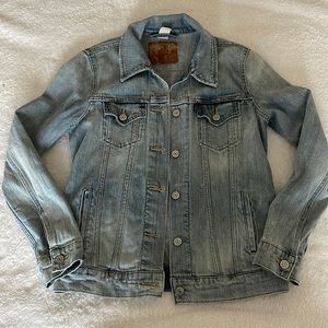 XS oversized levis jacket